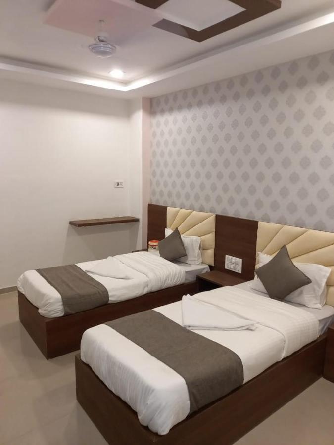Hotel Nilkanth Inn Halol Bagian luar foto