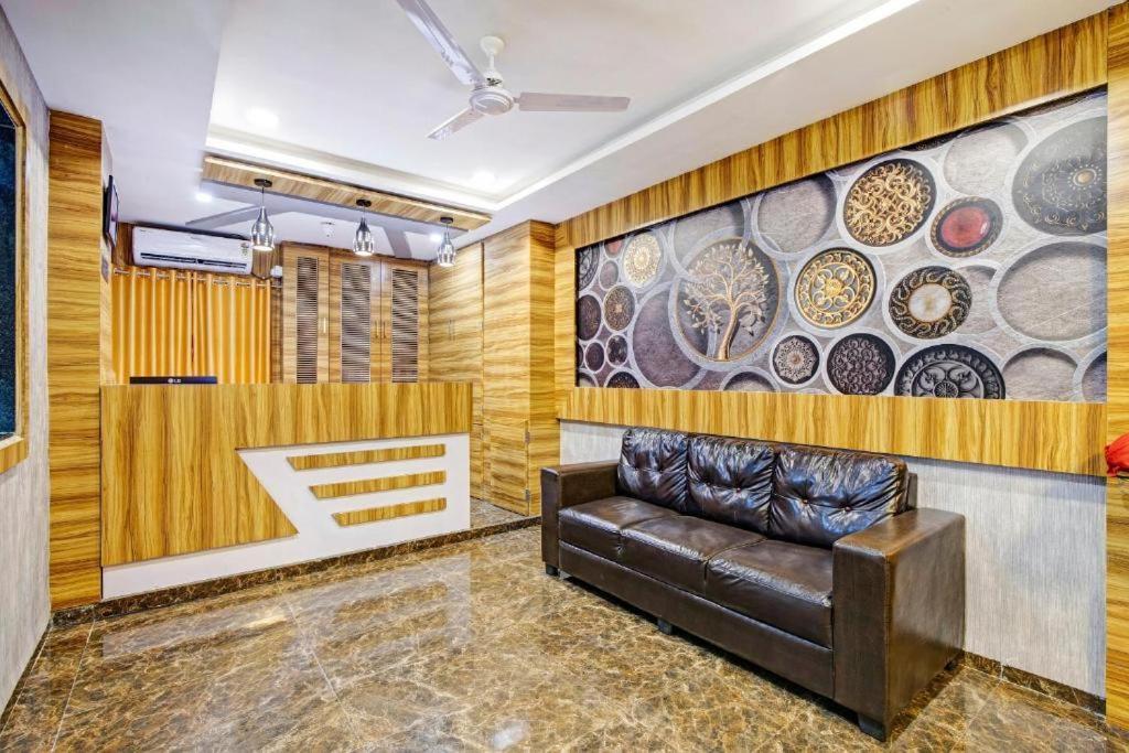 Hotel Nilkanth Inn Halol Bagian luar foto