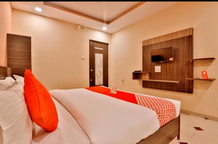 Hotel Nilkanth Inn Halol Bagian luar foto