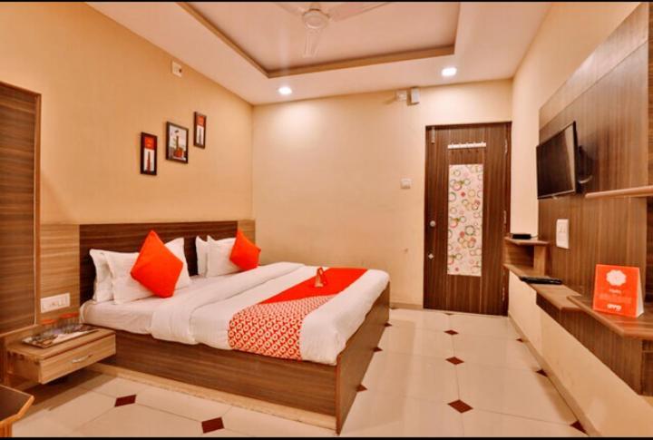 Hotel Nilkanth Inn Halol Bagian luar foto