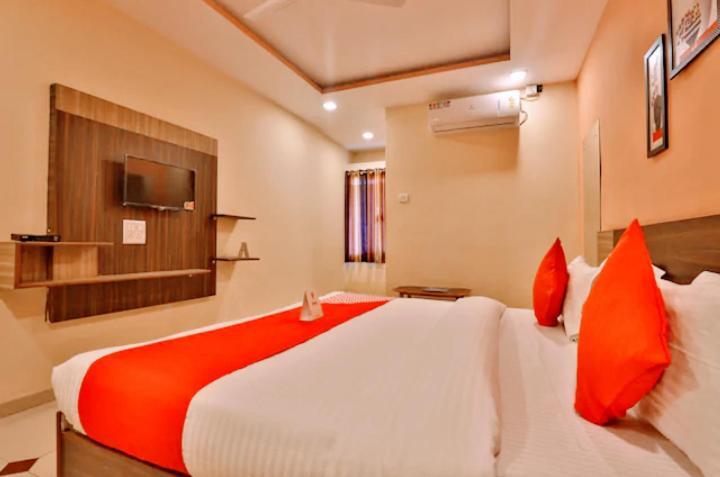 Hotel Nilkanth Inn Halol Bagian luar foto
